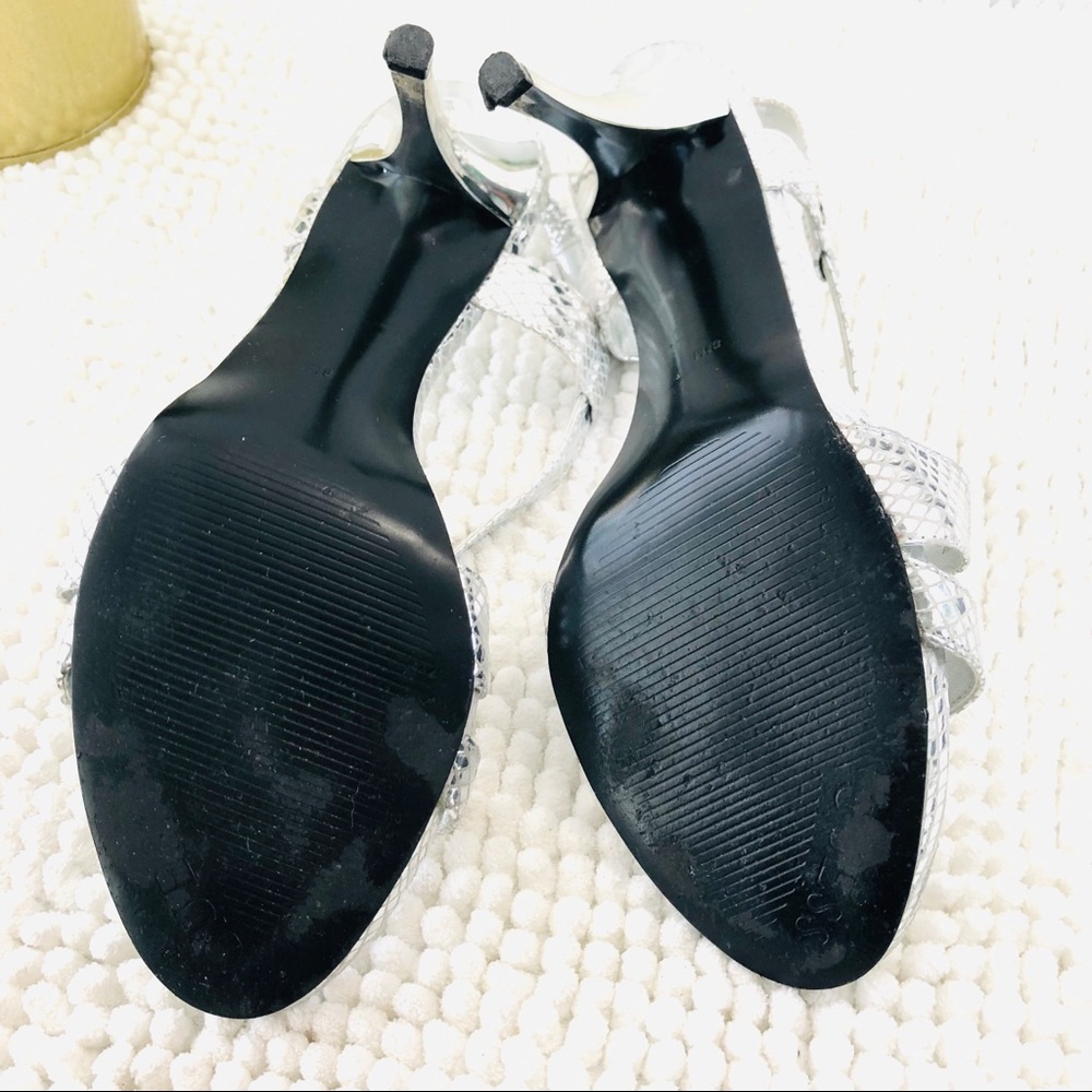 Guess heels silver crisscross sandals size 8.5 M - Picture 7 of 8
